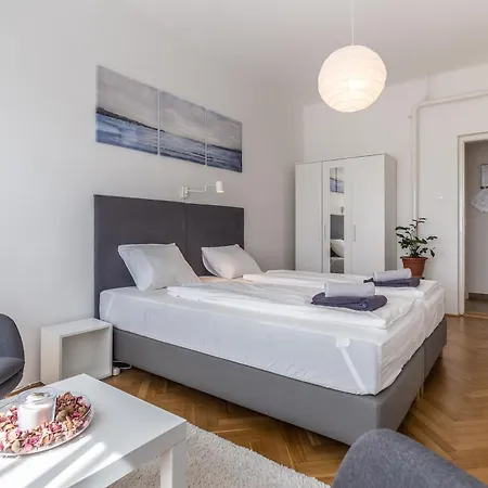 Apartment Centrum - Happy Revfulop